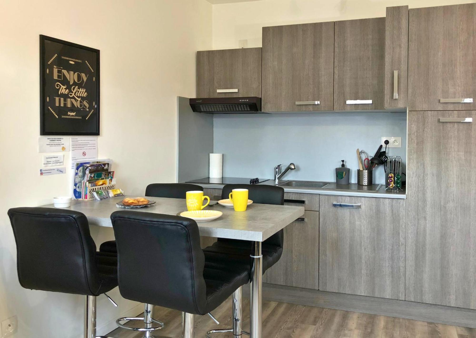 Appartement - Parking Prive Gratuit, Proche Centre-Ville Et Gare De Saint-Omer Saint-Omer (Pas-de-Calais) Værelse billede