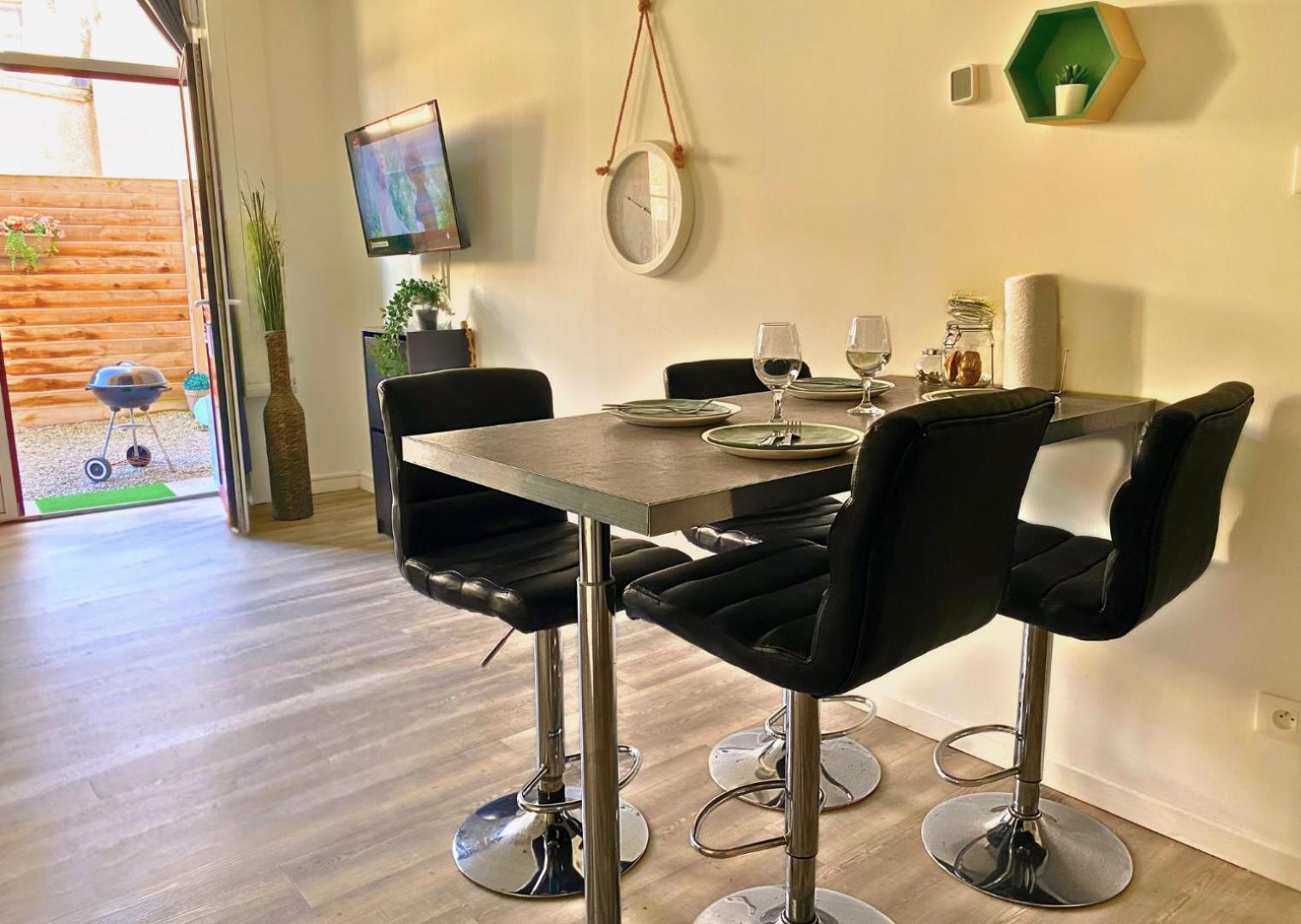 Appartement - Parking Prive Gratuit, Proche Centre-Ville Et Gare De Saint-Omer Saint-Omer (Pas-de-Calais) Eksteriør billede