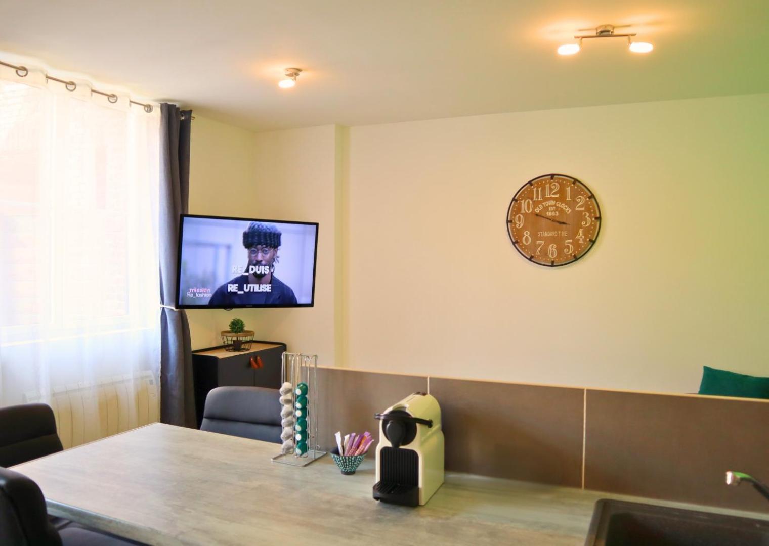 Appartement - Parking Prive Gratuit, Proche Centre-Ville Et Gare De Saint-Omer Saint-Omer (Pas-de-Calais) Eksteriør billede